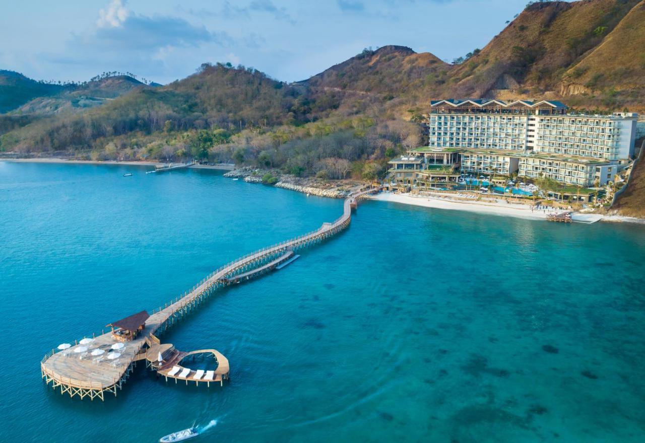 Ayana Komodo Waecicu Beach Labuan Bajo Exterior photo