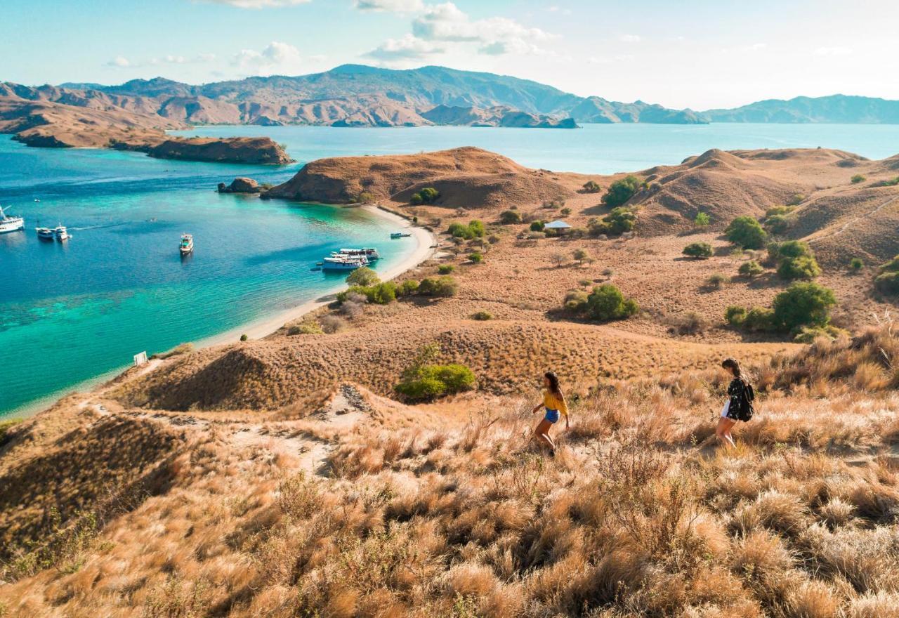 Ayana Komodo Waecicu Beach Labuan Bajo Exterior photo