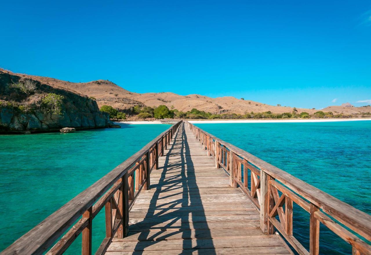 Ayana Komodo Waecicu Beach Labuan Bajo Exterior photo