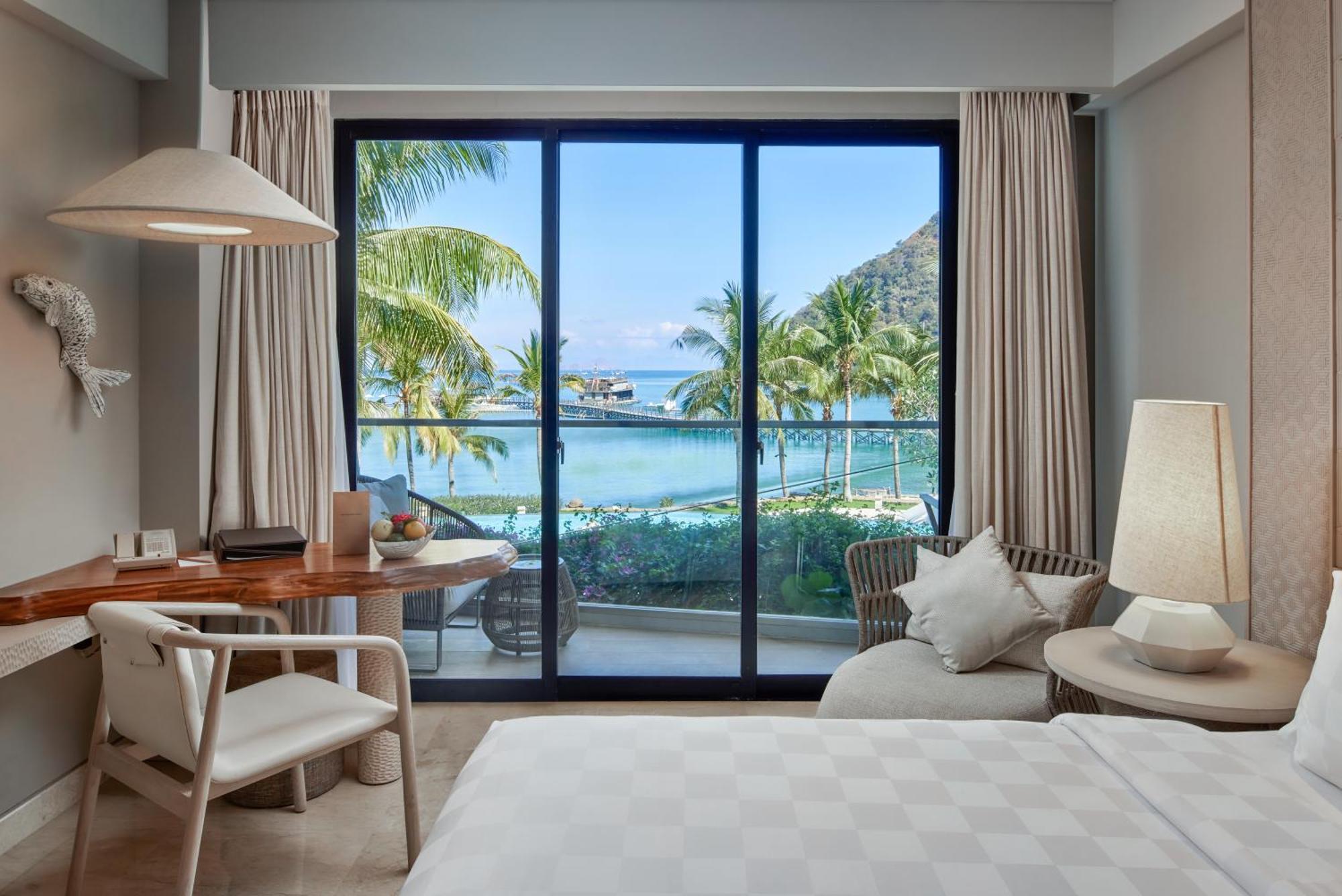 Ayana Komodo Waecicu Beach Labuan Bajo Exterior photo